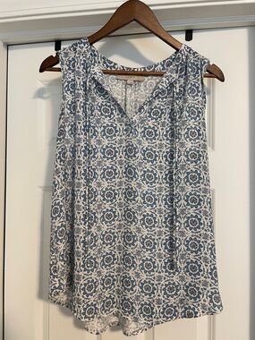 LOFT White and Blue Floral Sleeveless V-Neck Camisole